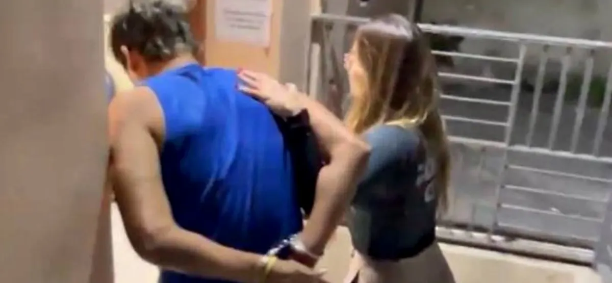 polícia - prisão - animador de festas - homem-aranha