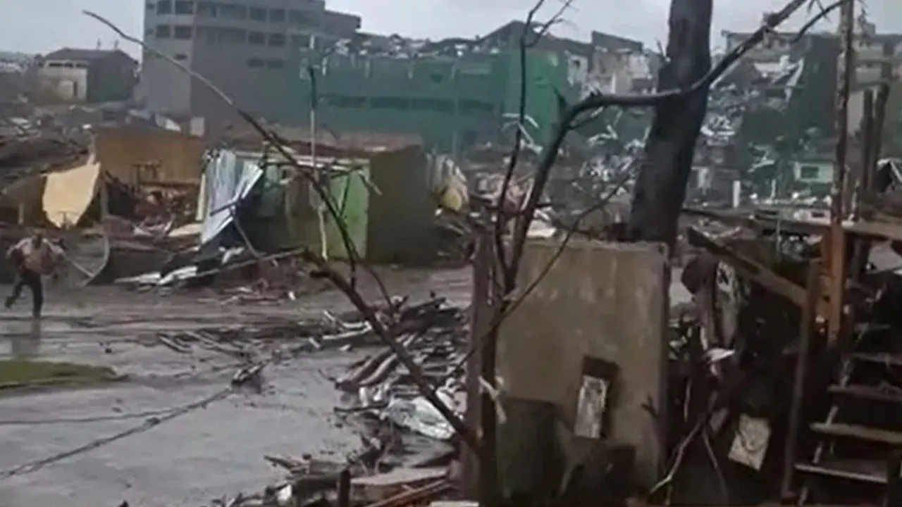 Destruição - tornado no Paraná