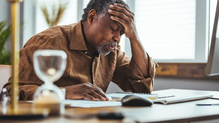 idoso - dor de cabeça