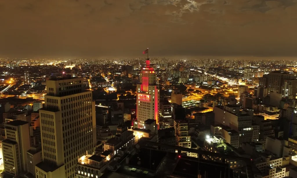 Farol Santander - noite - São Paulo