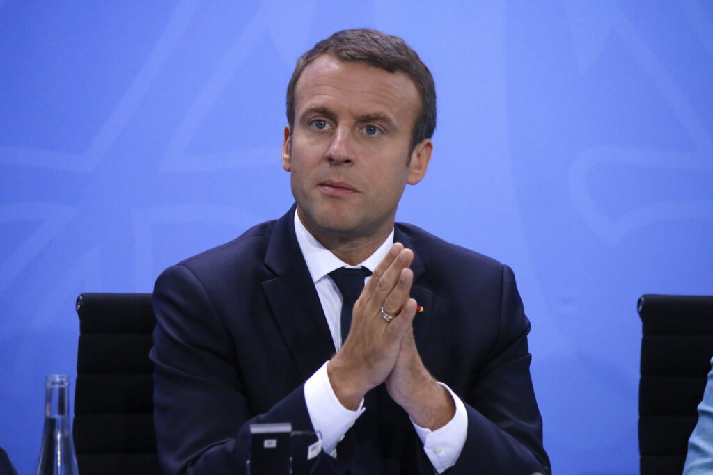 Macron critica Trump