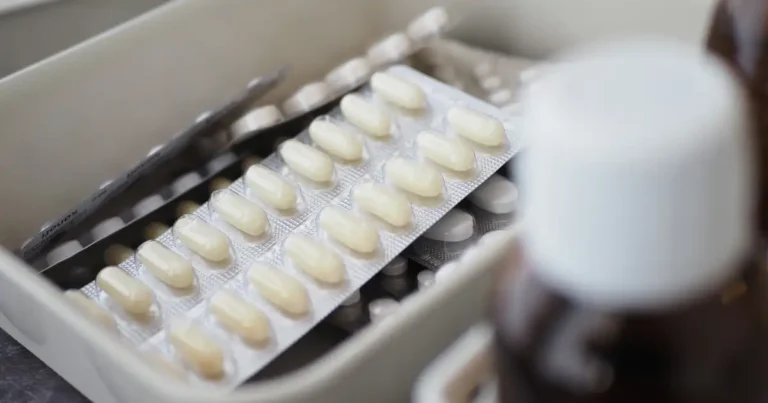 descarte de medicamentos como jogar remédios fora